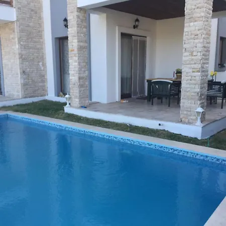 Private Pool Ertan Gündoğan